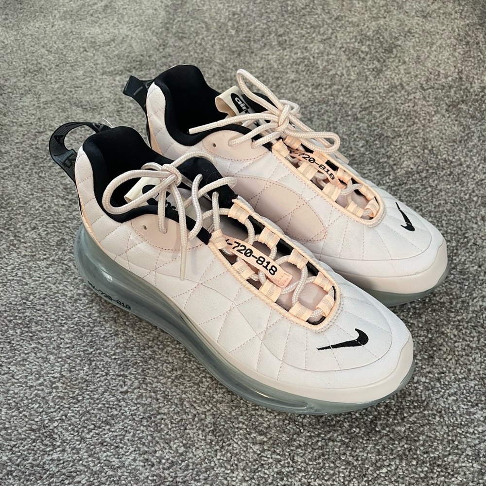 NIKE AIR MAX 720
